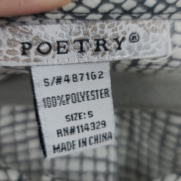 Poetry black and white smocked blouse. Size small - Picture 3 of 3